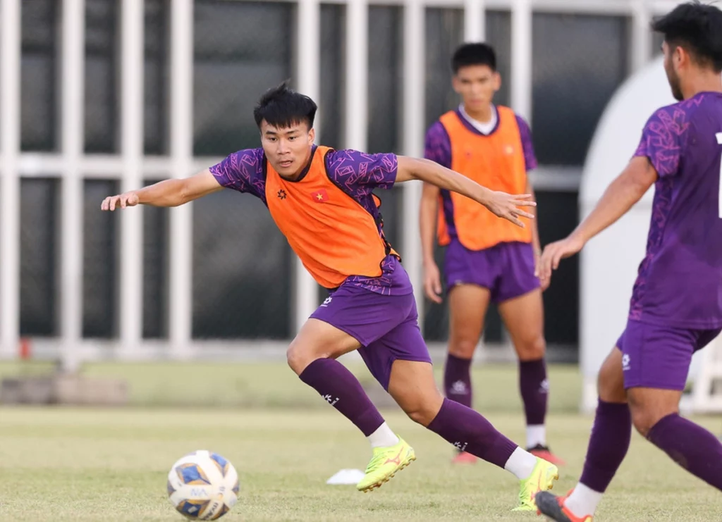 Nguyễn Quang Vinh tự tin vào việc U19 Việt Nam thắng Úc